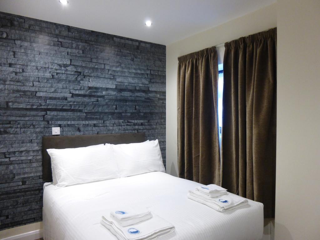Dreams Hotel Barking  Oda fotoğraf